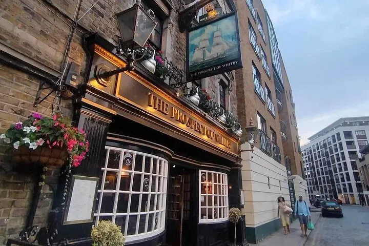 London's Pirate Pubs: A Historic Riverside Adventure
