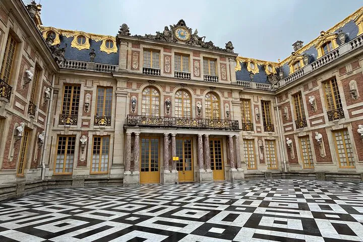 Versailles Express: Train Tour Through French Royalty