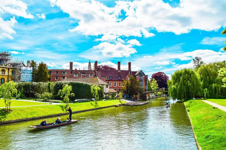 Cambridge Personalized Day Trip: Uncover History with a Local Expert