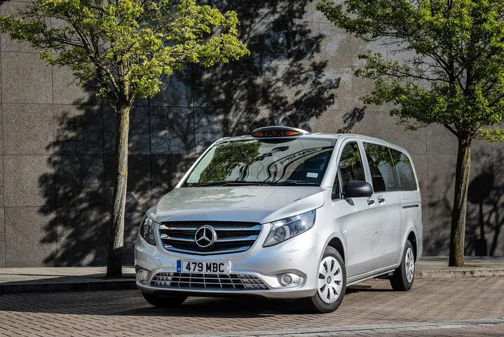 Effortless London Arrival: Private Heathrow Transfer to Your Hotel