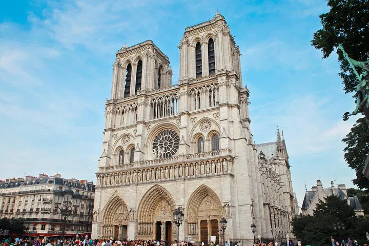 Notre-Dame Cathedral: Small Group Tour & Free Time