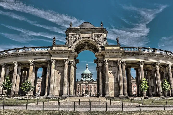 Seamless Berlin-Munich Transfer: Sightseeing in Style