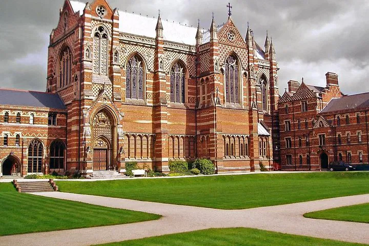 Unveiling Academic Giants: Private Oxford and Cambridge Day Tour from London