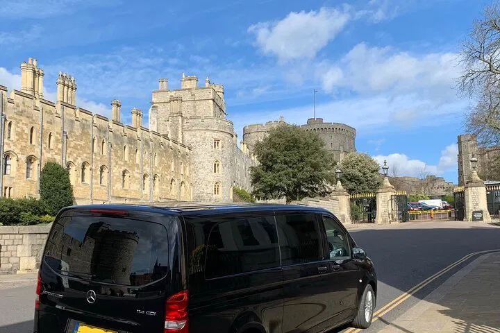 Southampton Shore Excursion: Stonehenge or Windsor Castle Private Tour