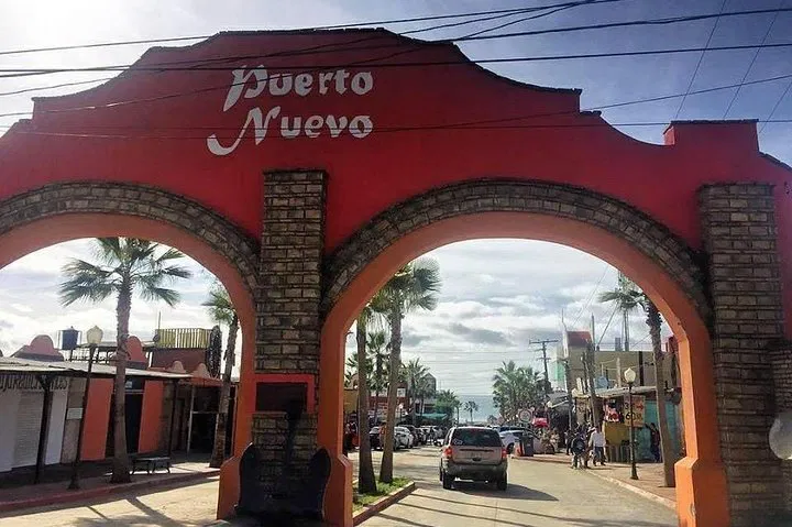 Cross-Border Adventure: Rosarito, Puerto Nuevo Lobster Feast & Tijuana Highlights