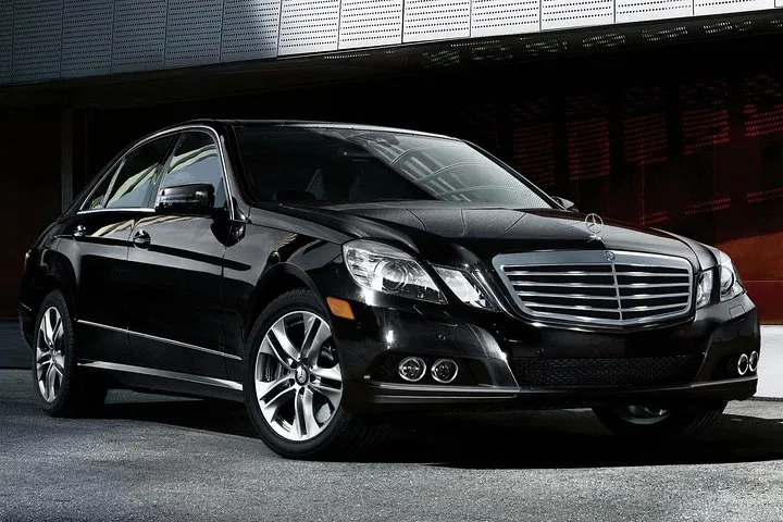 Stress-Free Disneyland Paris Transfer: Private Sedan from Paris