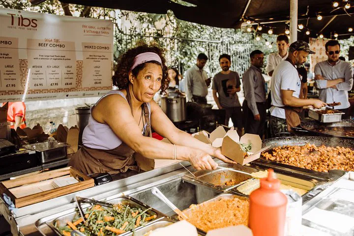 London's Culinary Canvas: A Personalized Street Food Adventure