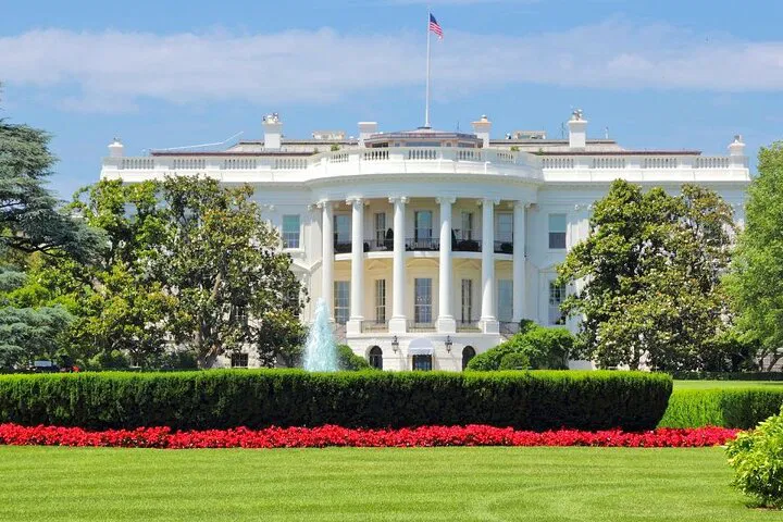 Unlock DC's Secrets: Your Personalized Walking Adventure!