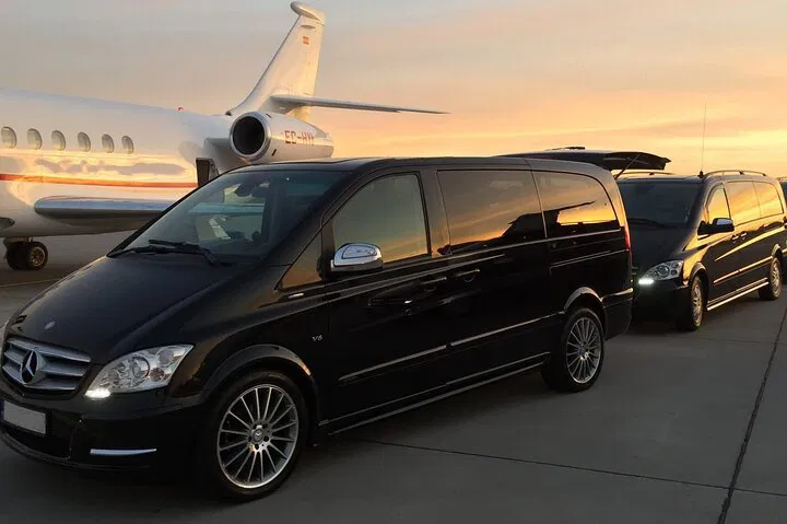 Stress-Free Glasgow Transfer: Private Ride from Prestwick Airport