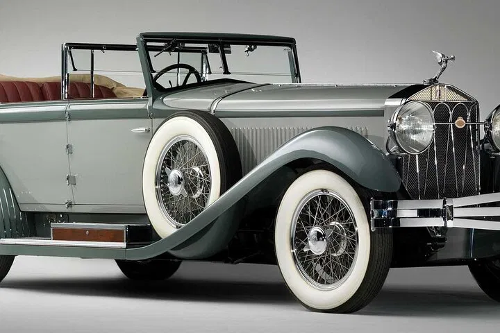 Paris by Night: Vintage Car Tour & Wine – An Enchanting Evening