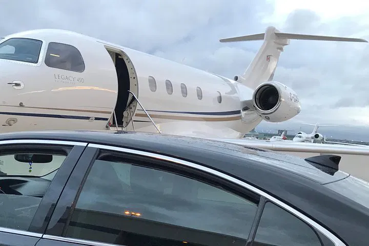 Luxury Airport Transfer: Stress-Free Ride to Richmond Hill