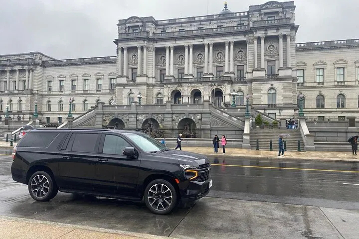 DC in Style: Private Luxury Tour of Washington's Iconic Landmarks