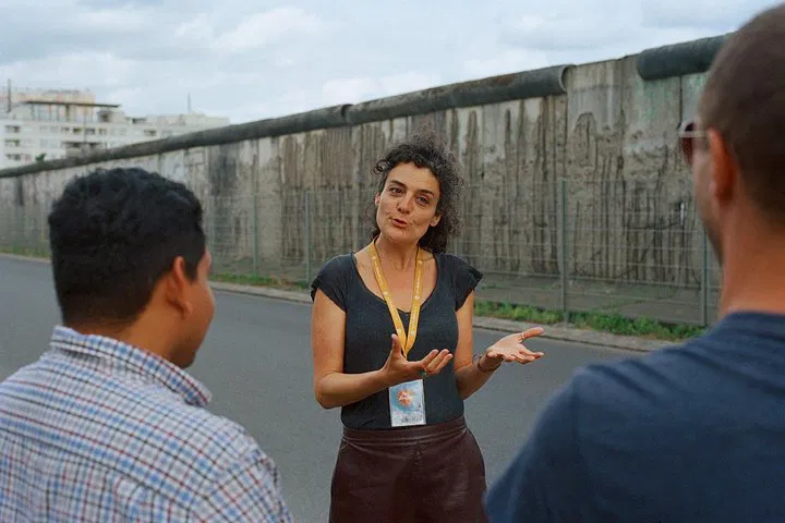 Unveiling Cold War History: An Italian Guided Tour of the Berlin Wall
