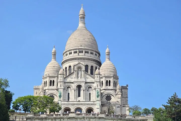 Montmartre's Artistic Heart: A Guided Journey Through Parisian Charm
