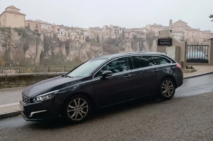 Luxurious Versailles: Stress-Free Private Transfer Experience