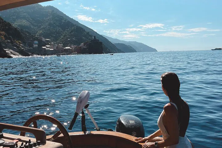 Cinque Terre Cruise: Swim & Explore Hidden Beaches!