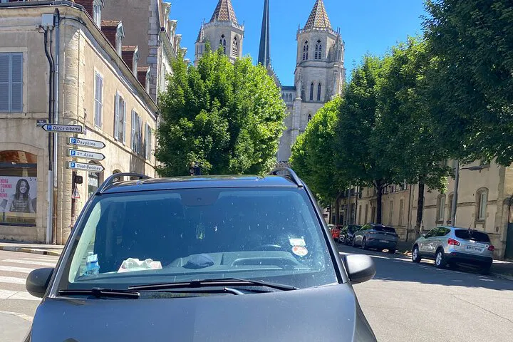 Paris to Burgundy: Private Transfer to Beaune/Dijon