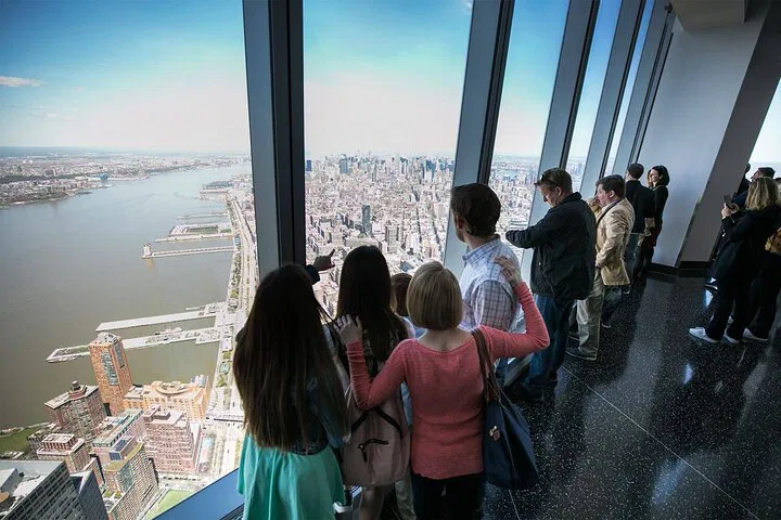 Manhattan Marvels: Walking Tour & One World Observatory Spectacle