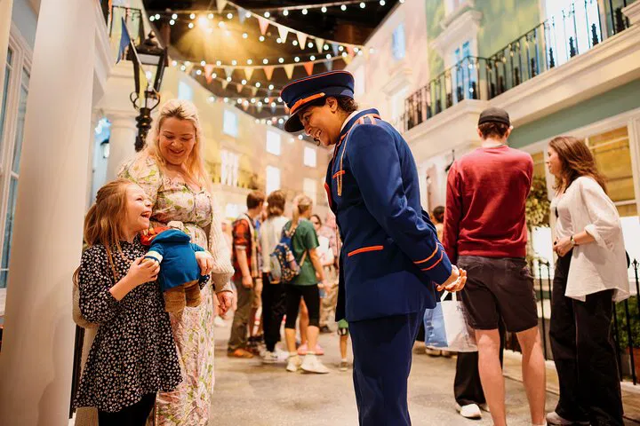 Step into Paddington's World: An Unforgettable Family Adventure!