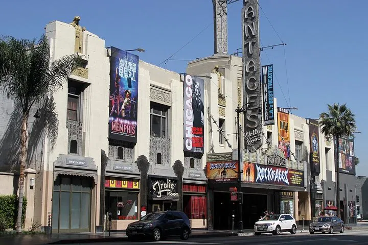 Unleash Your Inner Star: Hollywood Scavenger Hunt Adventure!