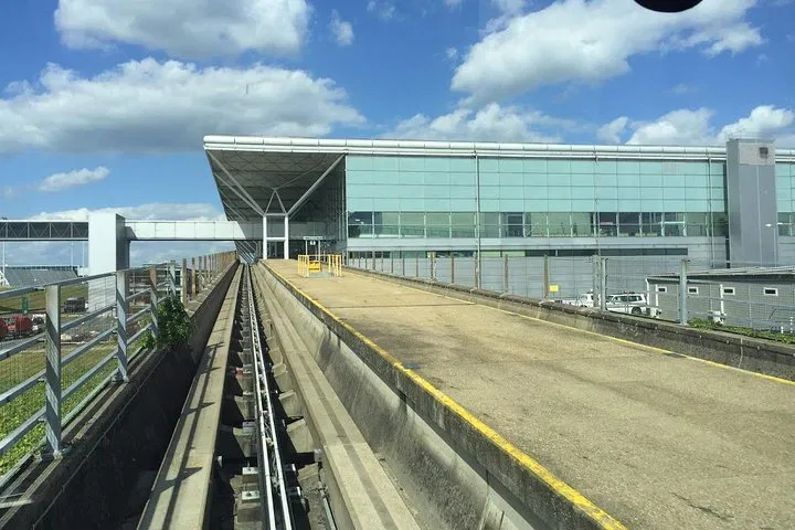 London Layover Escape: Transform Stansted Stopover into a Magical City Tour!