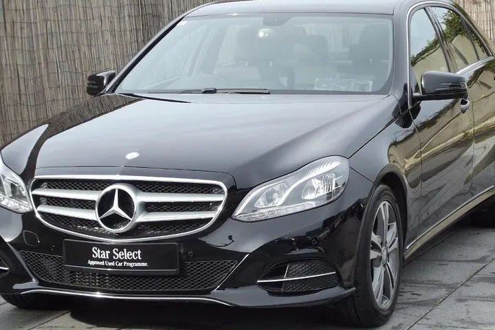 Effortless Dublin-Belfast Transfer: Luxury Private Car Experience