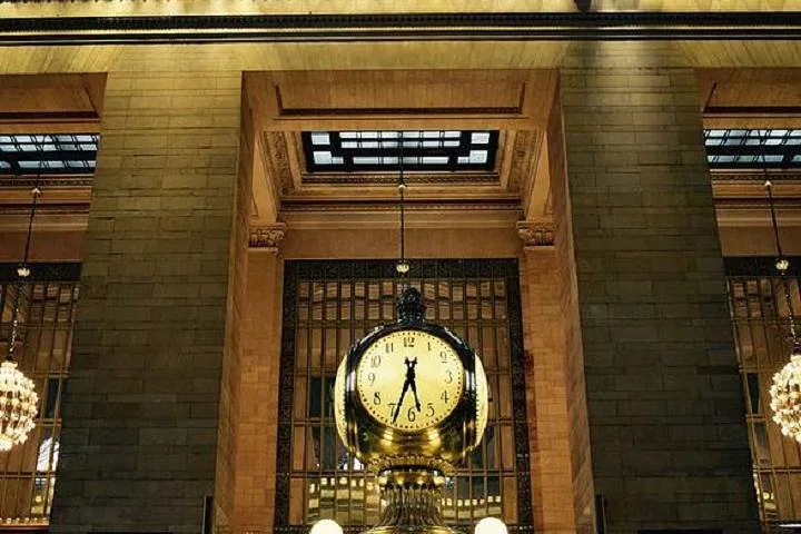 Capture Iconic NYC: Midtown Photo & Video Adventure