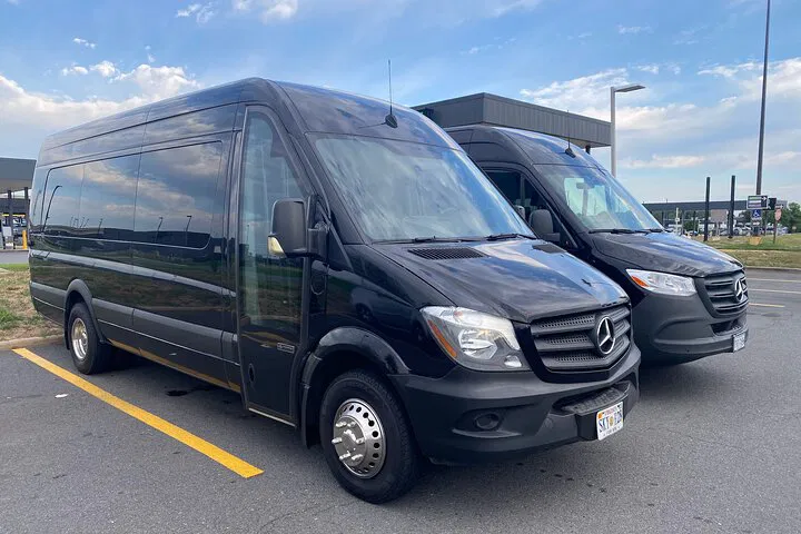 Washington DC Luxury Van Tour: Uncover History in Comfort