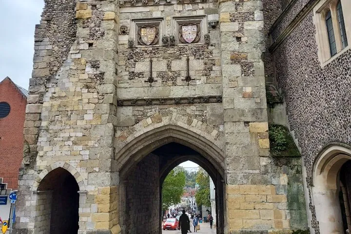 Uncover Winchester's Secrets: A Historian-Led Private Tour