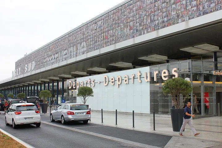 Stress-Free Paris Departure: Private Transfer to Orly Airport