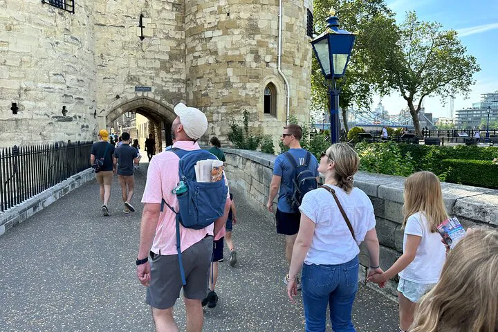Unlocking Tower of London's Tales: A Kid-Friendly Private Adventure