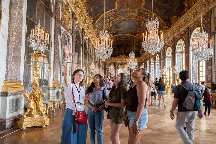 Versailles Tour: Skip-the-Line Palace & Gardens from Paris