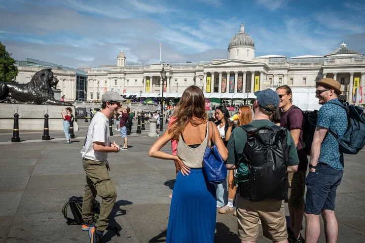 Uncover London's Majesty: Top Sights & Royal Wonders Walking Tour!