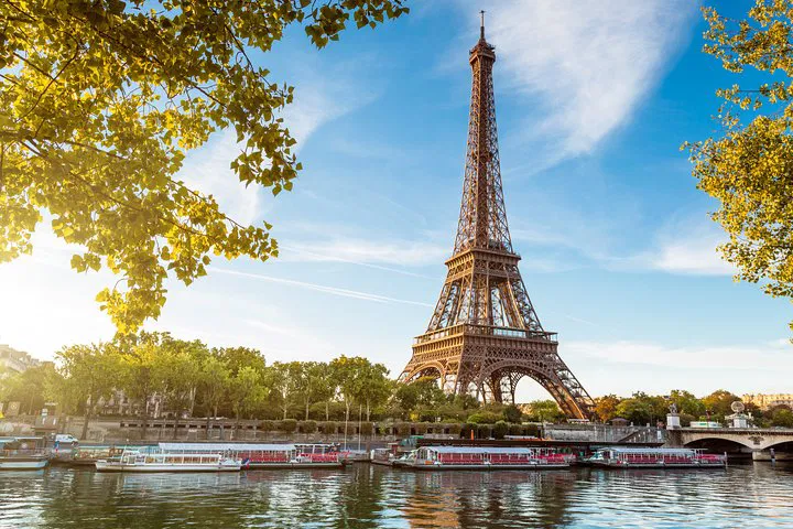 Paris Day Trip: Eurostar, Seine Cruise & City Card Adventure!