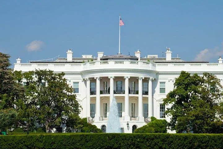 Unveiling DC's Monuments: A Morning Journey Through History!