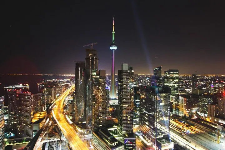 Toronto Bar Hunt: Unleash Your Inner Explorer!