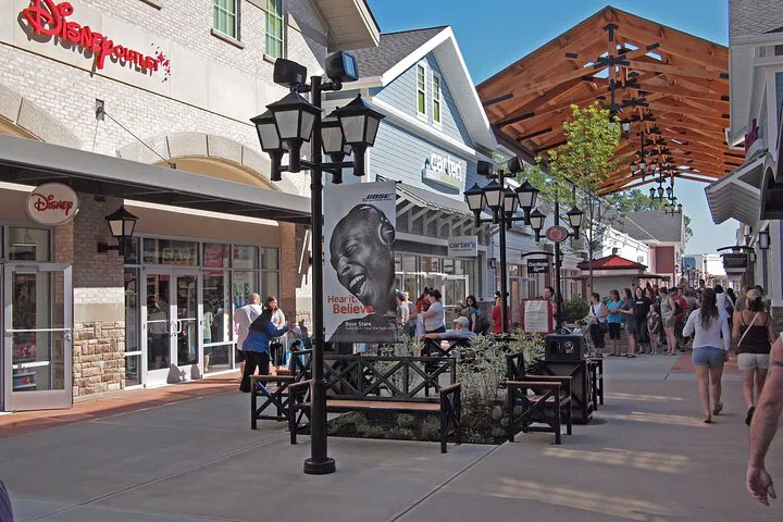 Luxury Shopping Spree: Private Boston to Merrimack Outlets Tour
