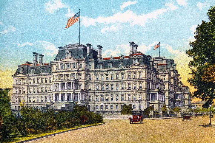 DC Diplomatic & Monument Tour: See Hidden History!