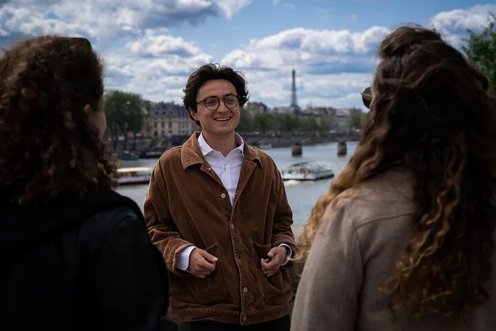 Unveiling Paris's Historical Core: Île de la Cité Small-Group Walking Tour