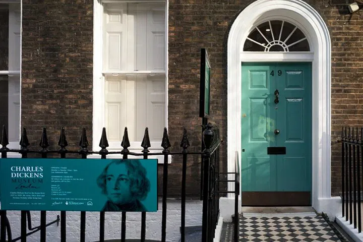 Step into Dickens' London: A City Exploration Game