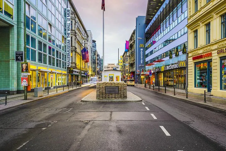 Uncover Berlin's Secrets: An Interactive Escape Game Adventure