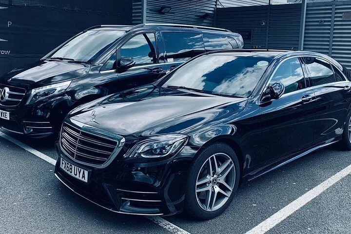 Effortless Airport Transfers: Gatwick to Heathrow in Luxury
