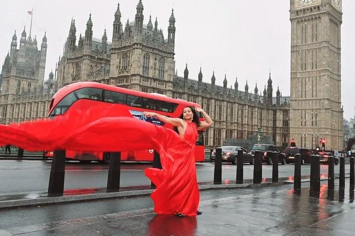 London Flying Dress Photoshoot: Capture Your Dream Moment!
