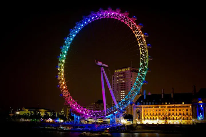 London's Night Lights: A Chauffeur-Driven Spectacle