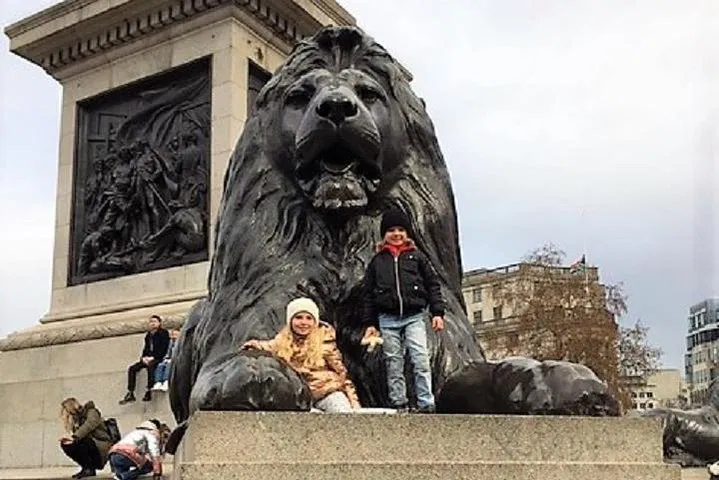 Uncover London's Gems: A Kid-Friendly Mamma Mia! Art & History Adventure
