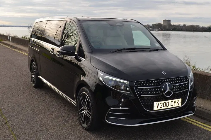 Stress-Free Portsmouth-London Transfers: Private, Punctual & Pristine!
