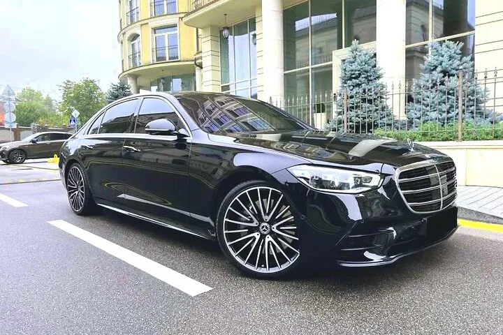 Effortless Luton Airport Transfer: Luxury Car Service to London