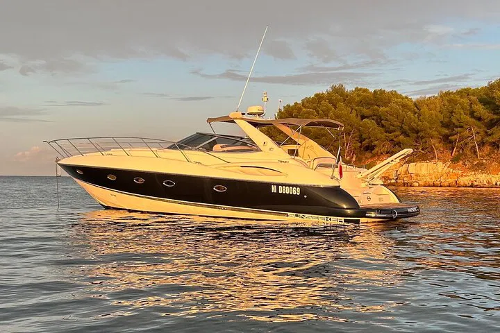 Cannes & Antibes: Private Boat Trip on the French Riviera