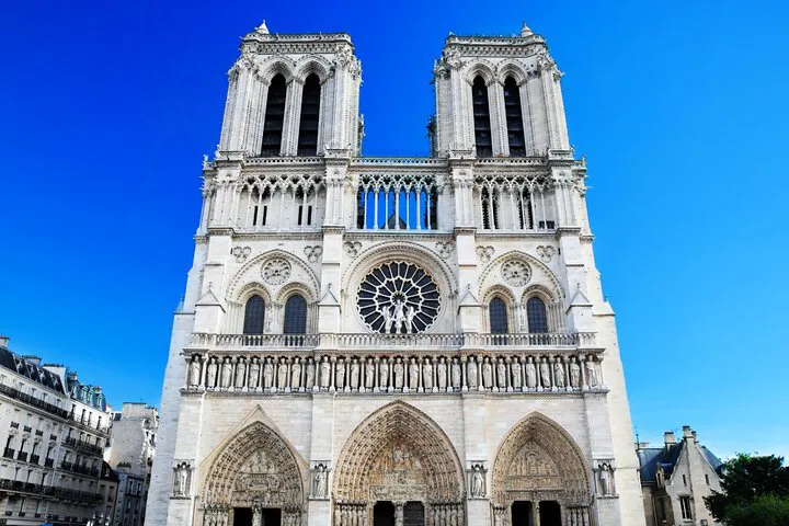 Notre-Dame Photowalk: Skip-the-Line & Expert Tour