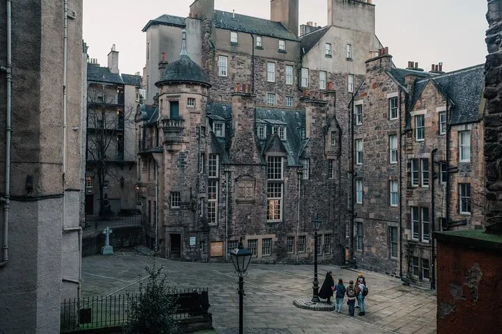 Edinburgh Ghost Tour: Spooky Tales & Old Town Secrets